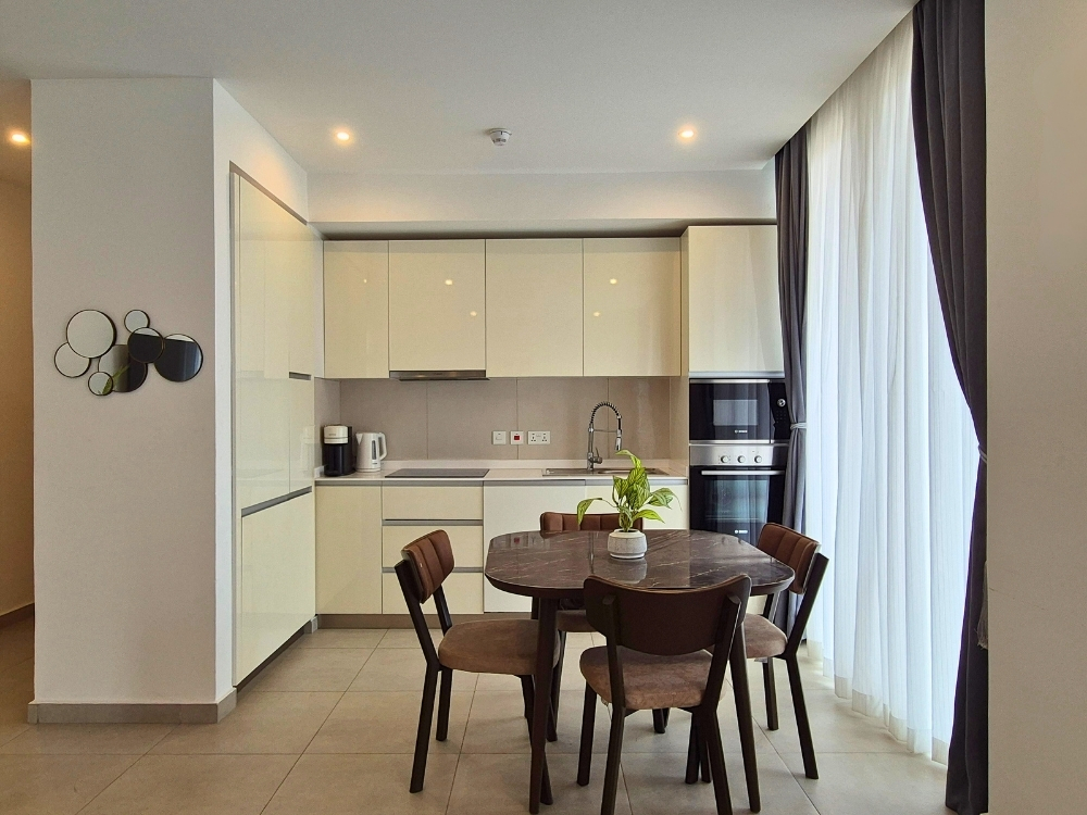 2 Fully Furnished Bedroom Apartment