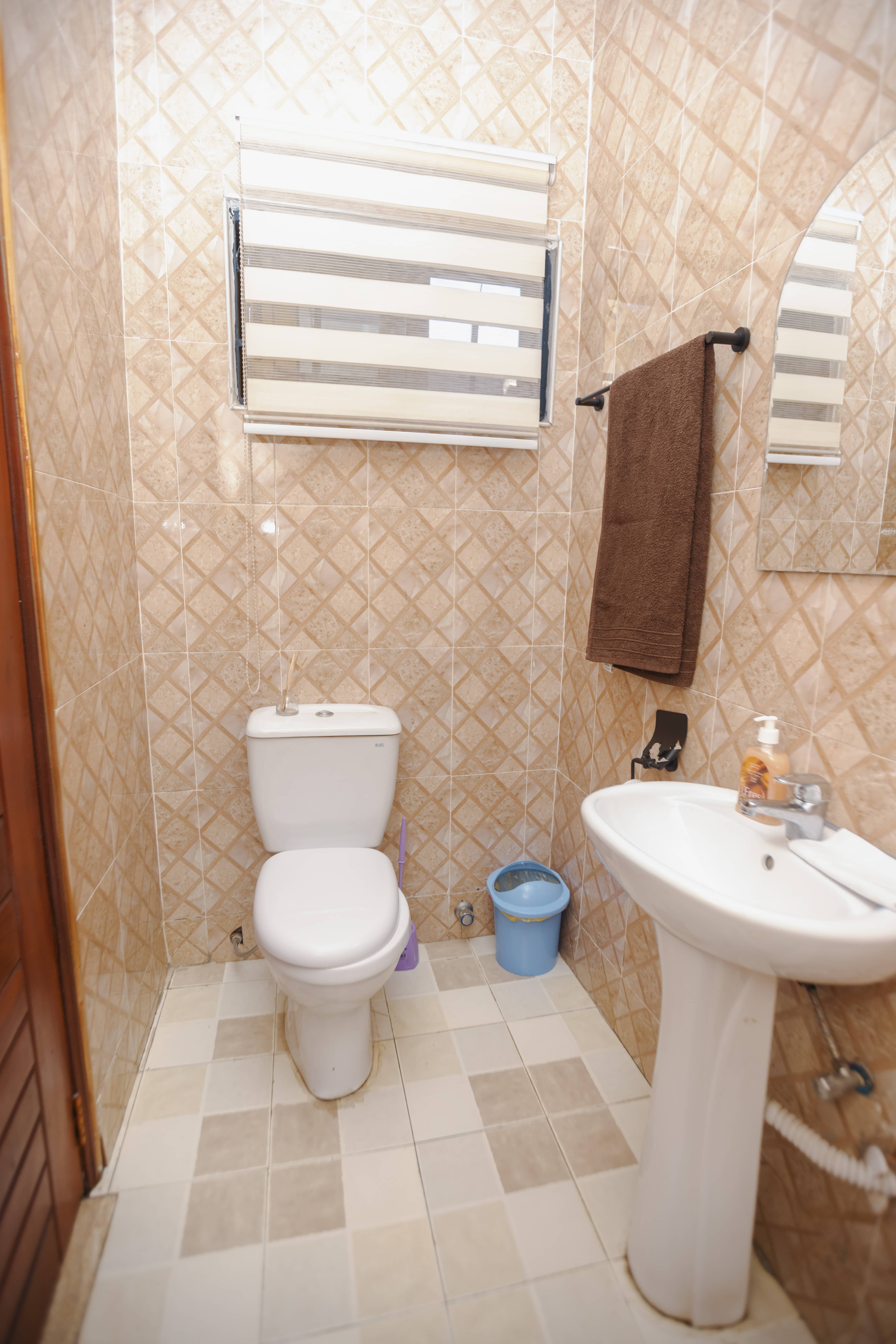 4 bedroom house for short stay